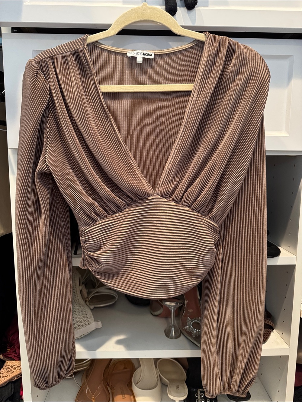 Fashion Nova Brown Ribbed V-Neck Cropped Top SIZE SMALL